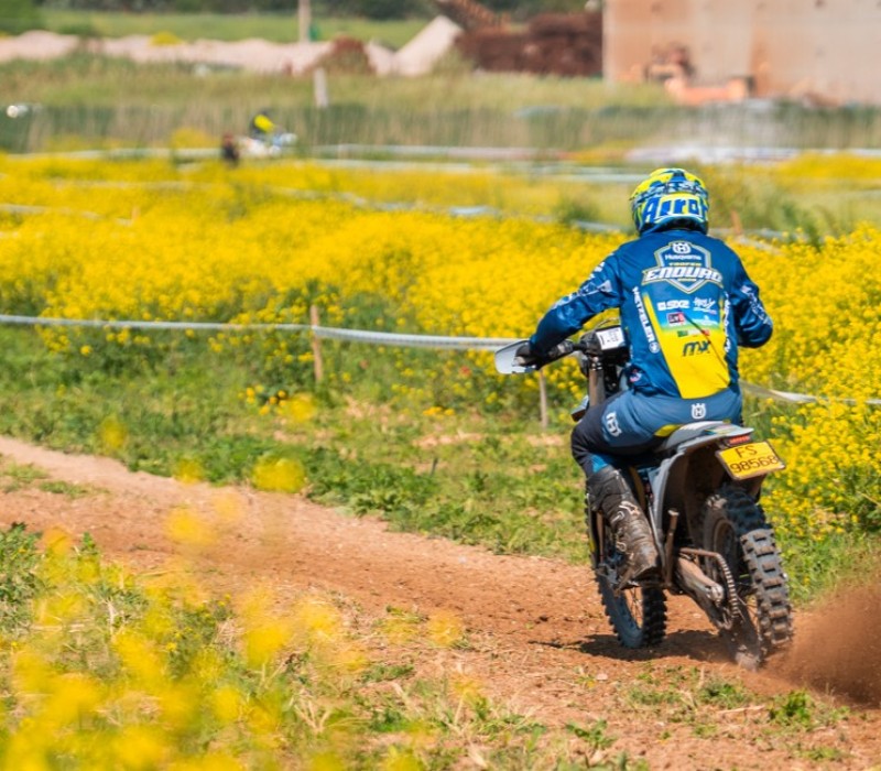 Il Trofeo Enduro Husqvarna 2026 approda in Umbria per un doppio round tra spettacolo e natura